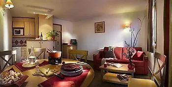 Aparthotel Pierre & Les Ravines 3*