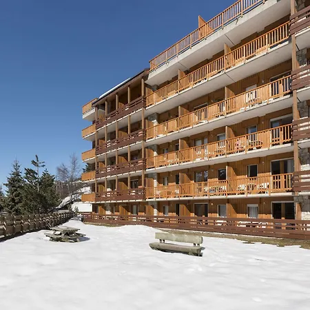 Aparthotel Pierre & Les Ravines 3*